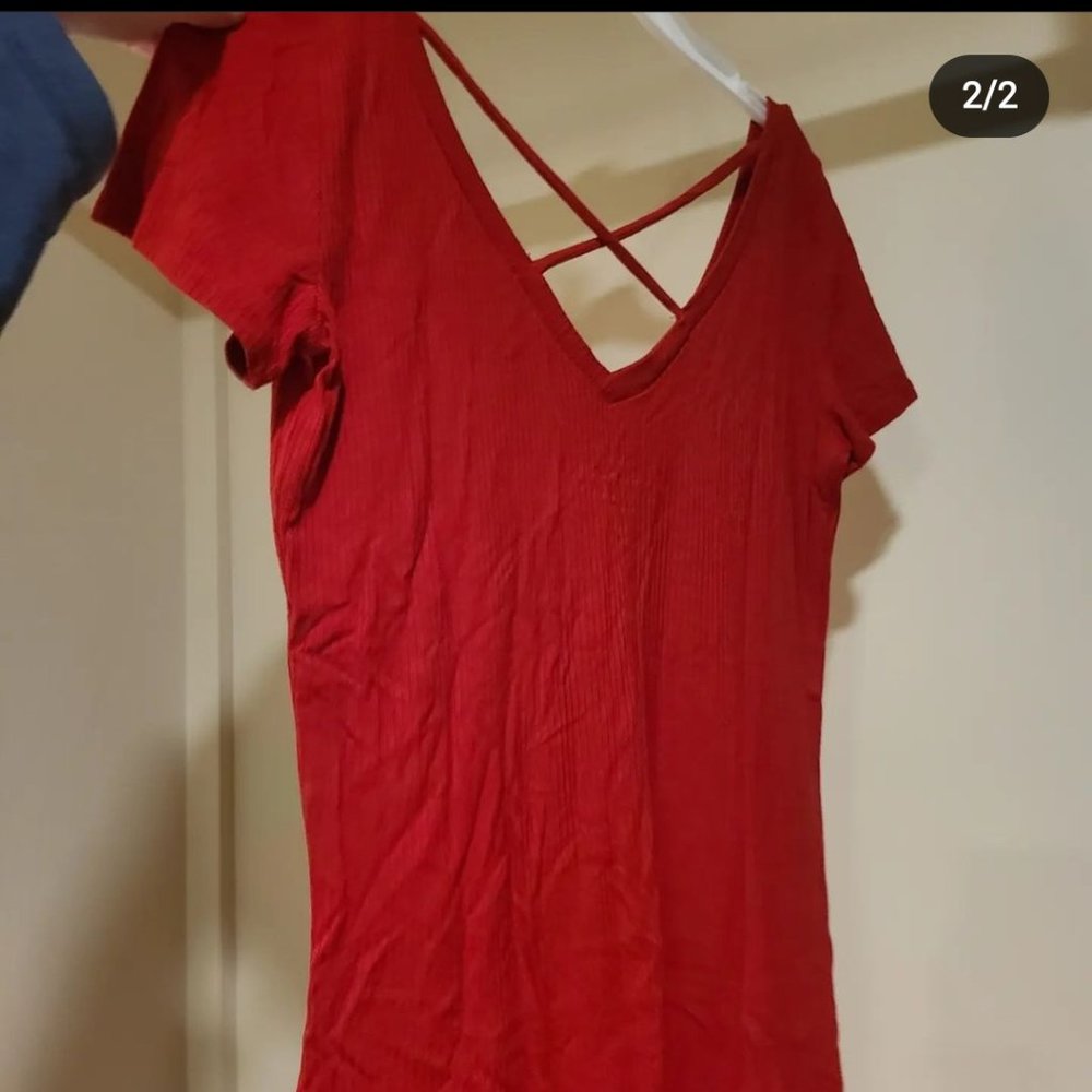 Super cute ribbed T!